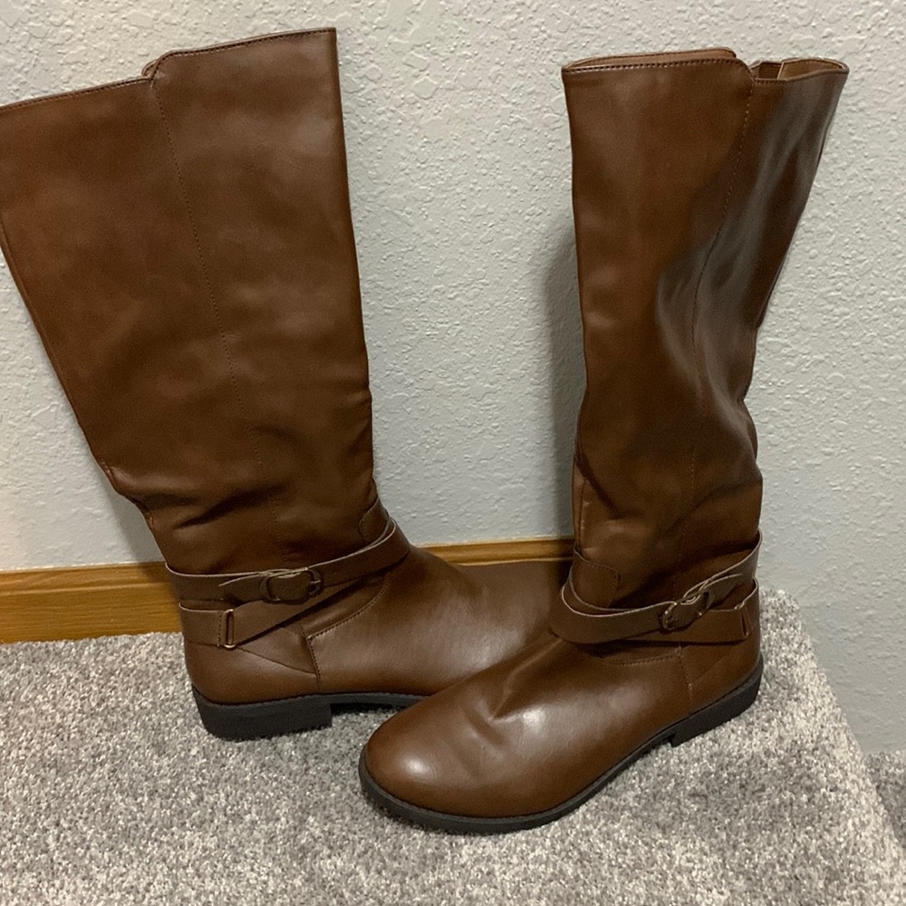 Women’s boots excellent not a single sign of wear.